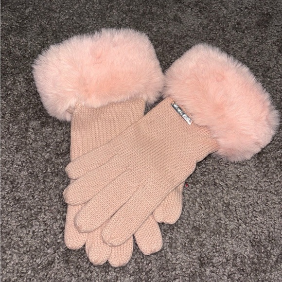 Michael Kors Gloves - Picture 1 of 2
